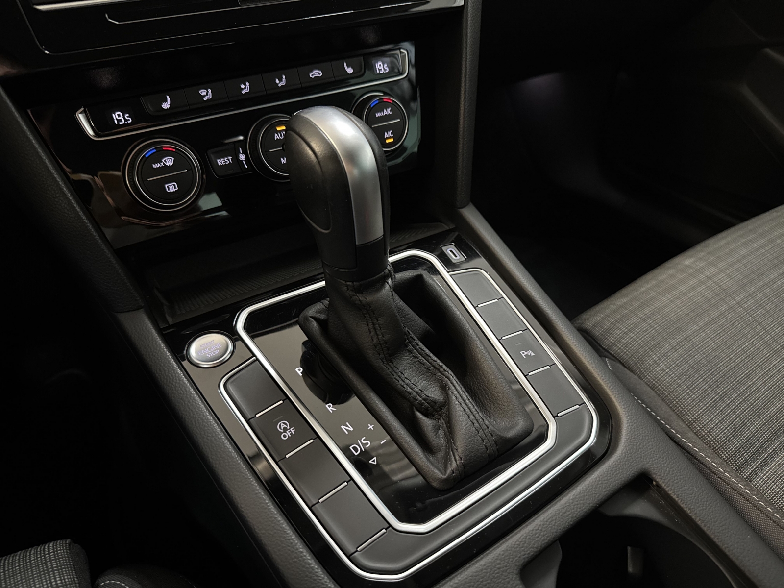 Volkswagen Passat (B8) Comfort Line 4D