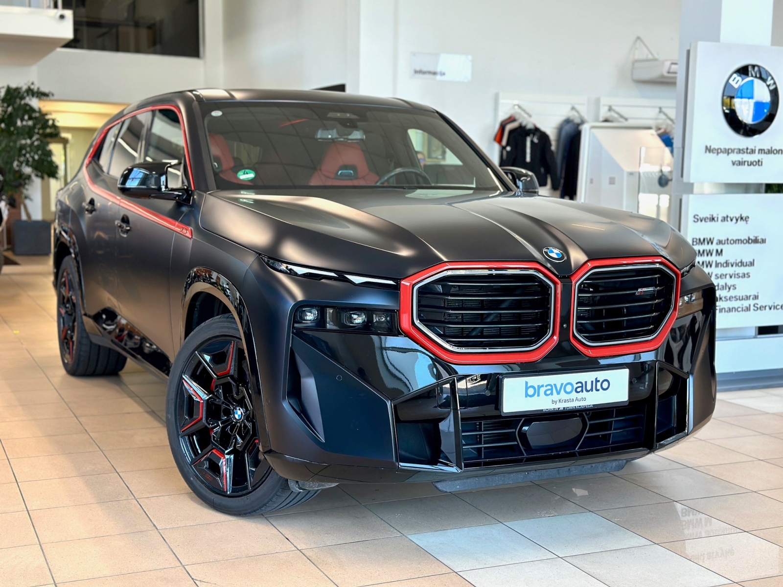 BMW XM BMW XM Label Red