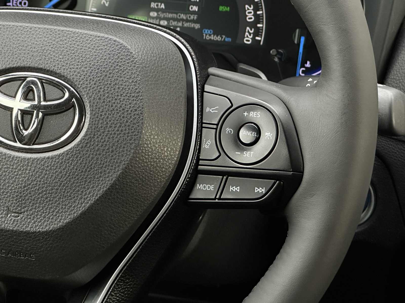 Toyota RAV4 Black Edition Hybrid AWD