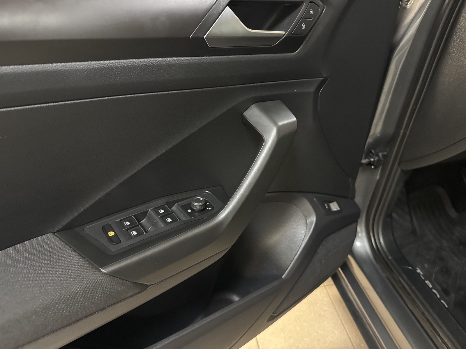 Volkswagen T-Roc 2WD