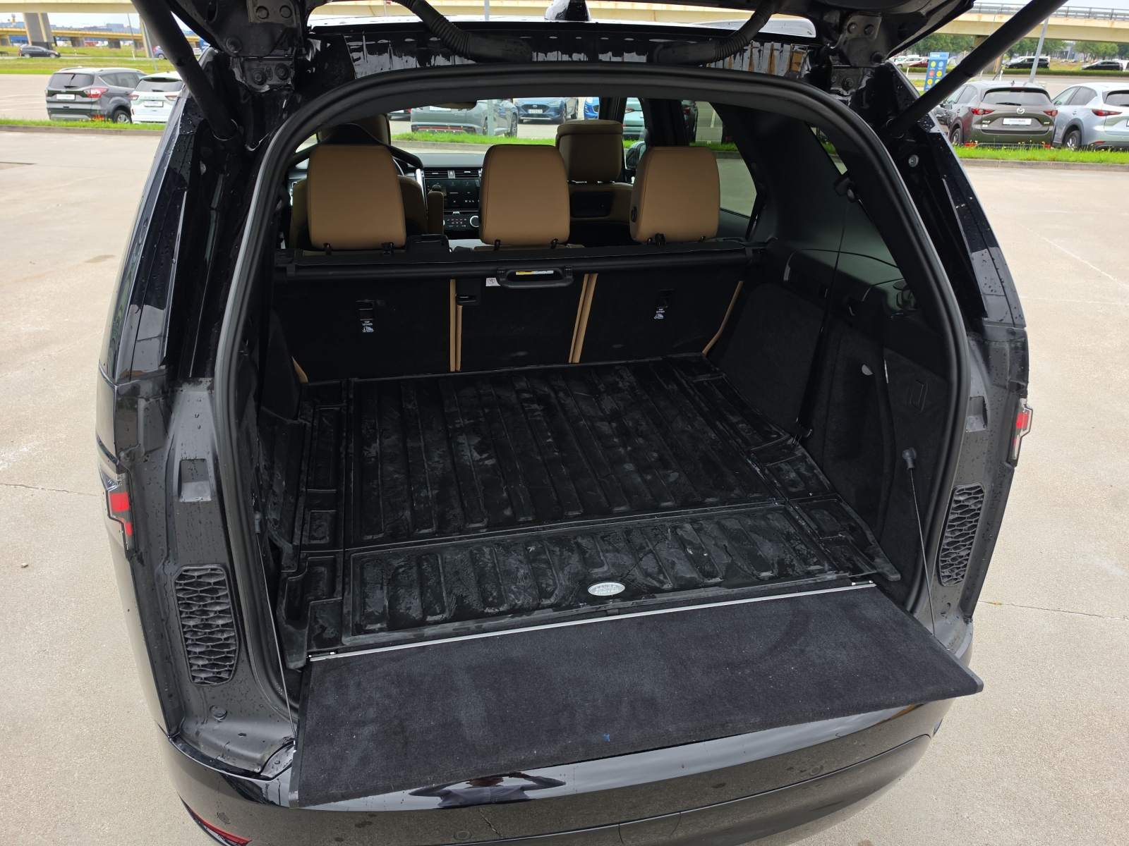 Land Rover Discovery D250 Dynamic HSE