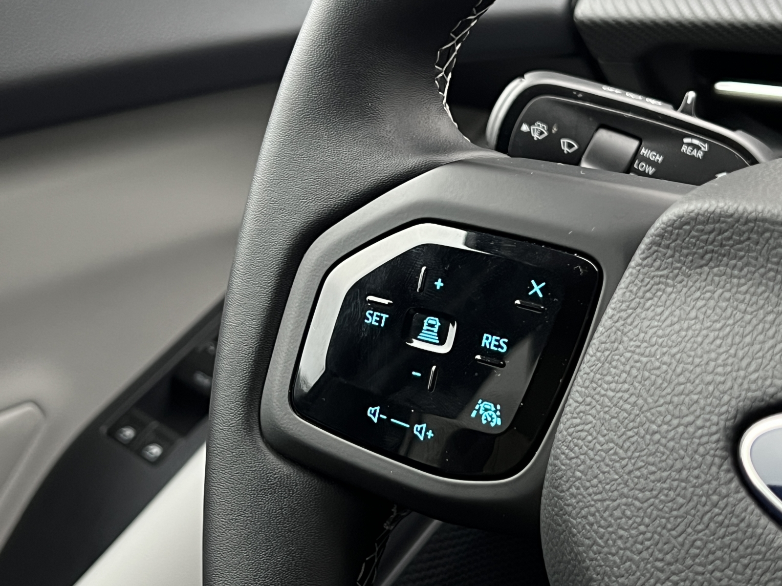 Ford Explorer Premium Extended Range AWD