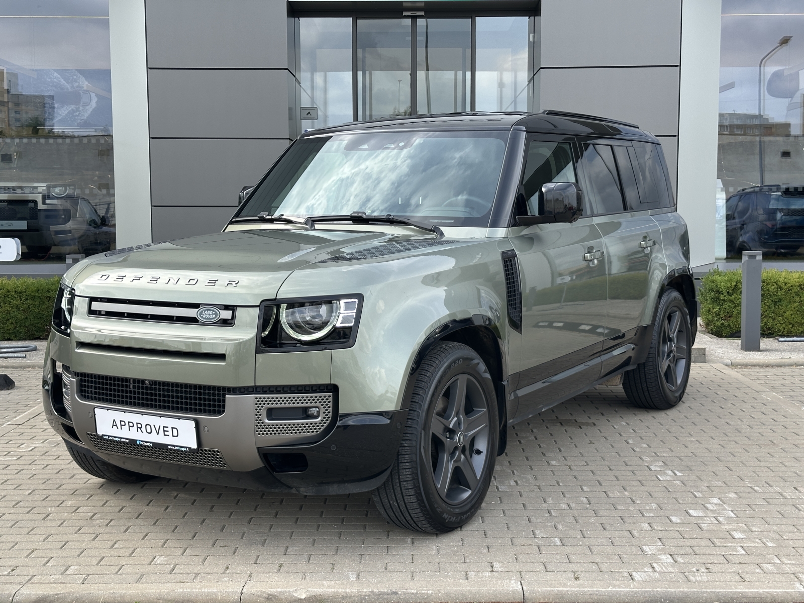 Land Rover Defender X-DYNAMIC SE