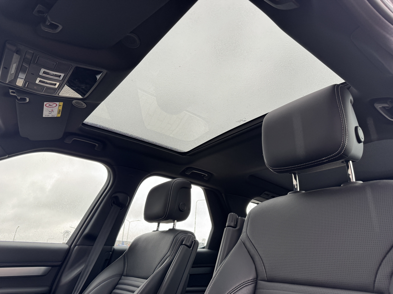 Land Rover Discovery D250 Dynamic SE 3.0