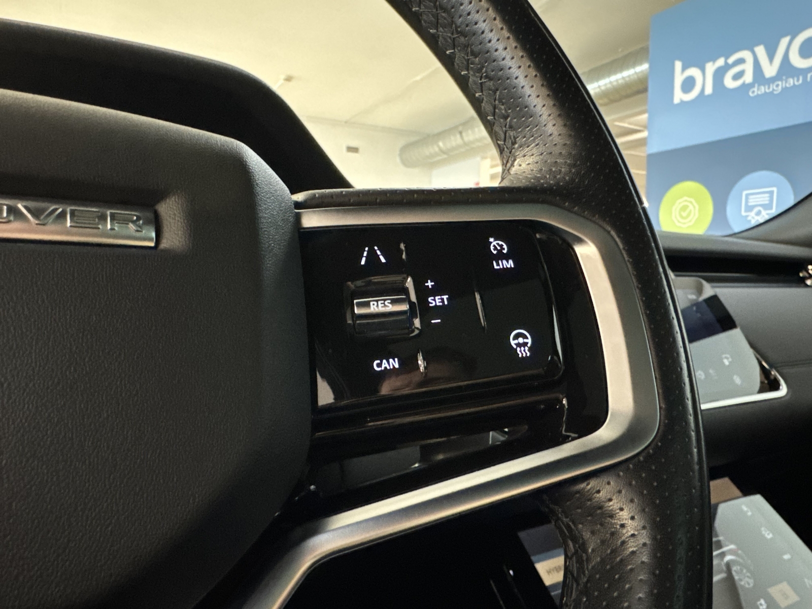 Land Rover Range Rover Evoque P300E Plug-In Hybrid AWD R-Dynamic SE
