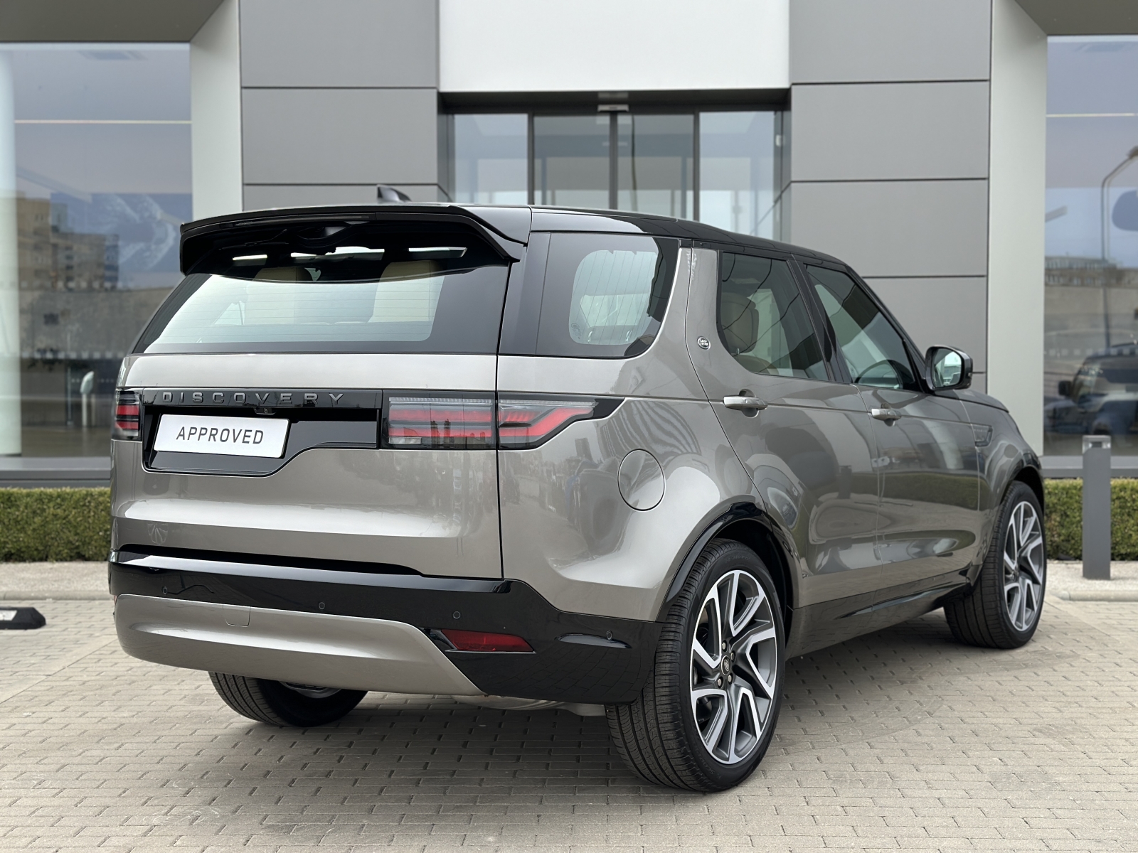 Land Rover Discovery D350 Dynamic HSE