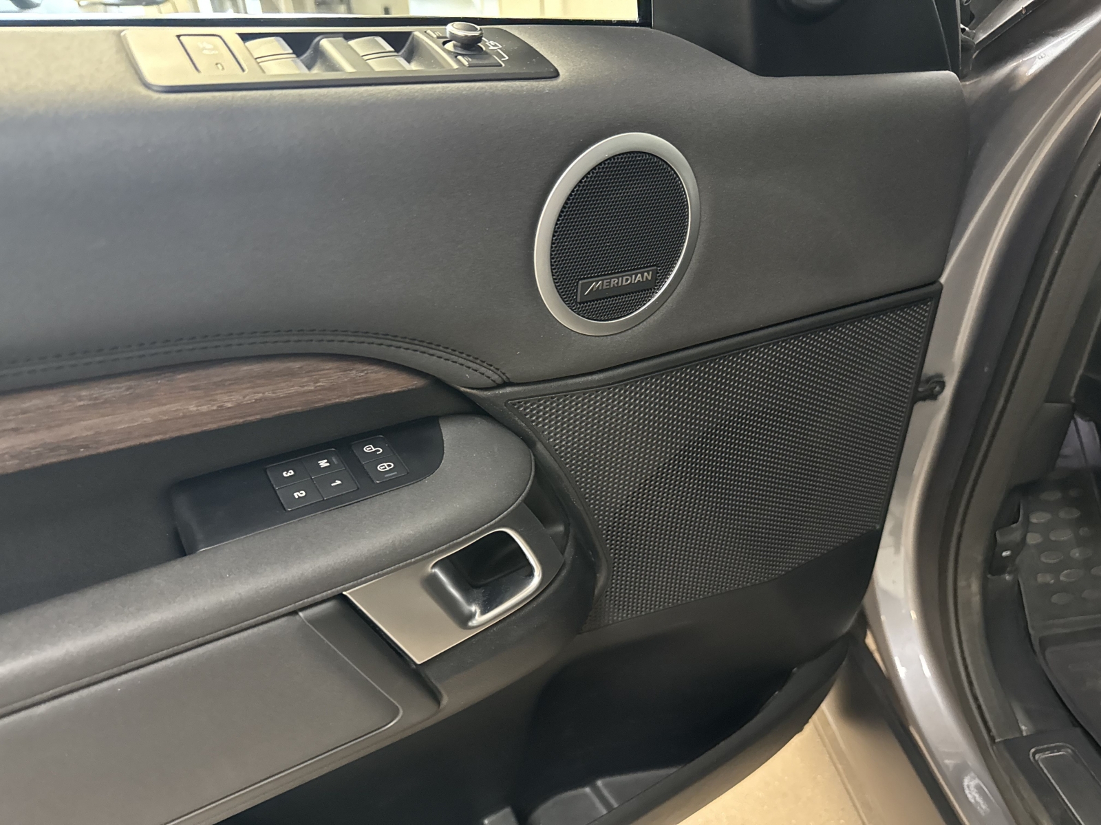 Land Rover Discovery HSE