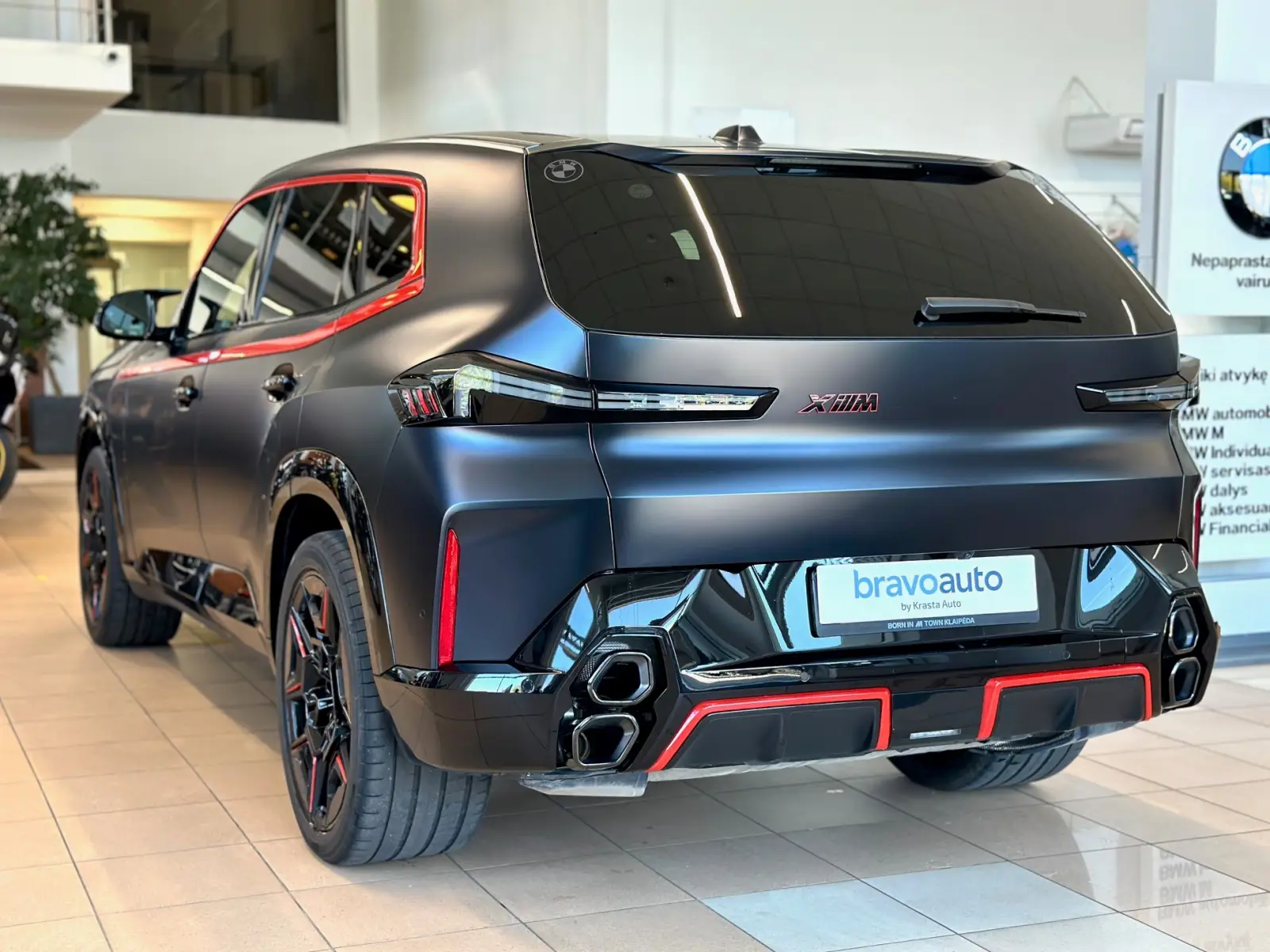 BMW XM BMW XM Label Red