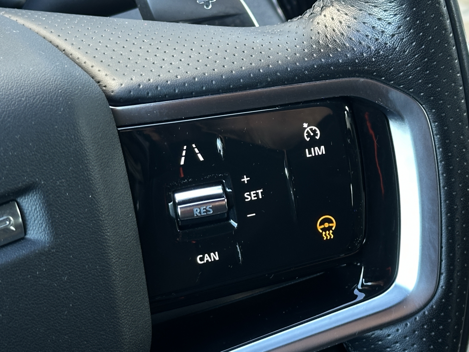 Land Rover Range Rover Evoque P300E Plug-In Hybrid AWD R-Dynamic SE