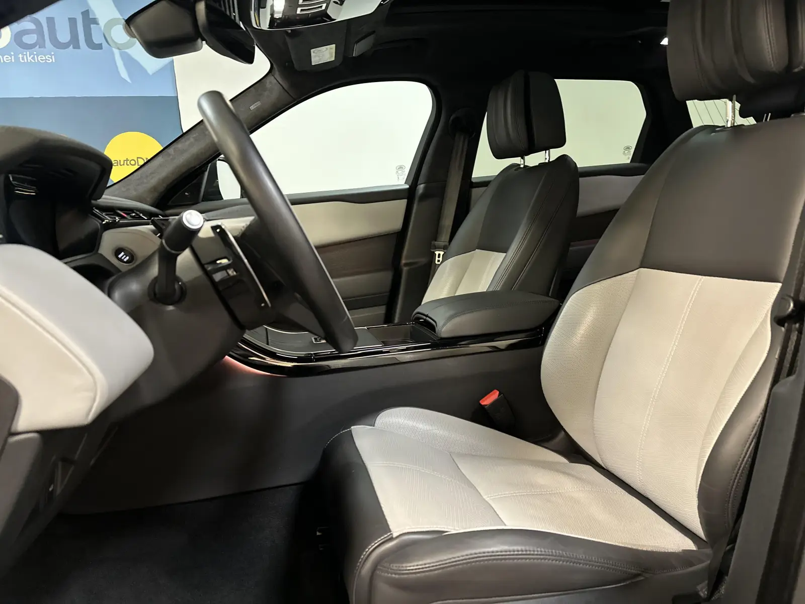 Land Rover Range Rover Velar D300 Autobiography