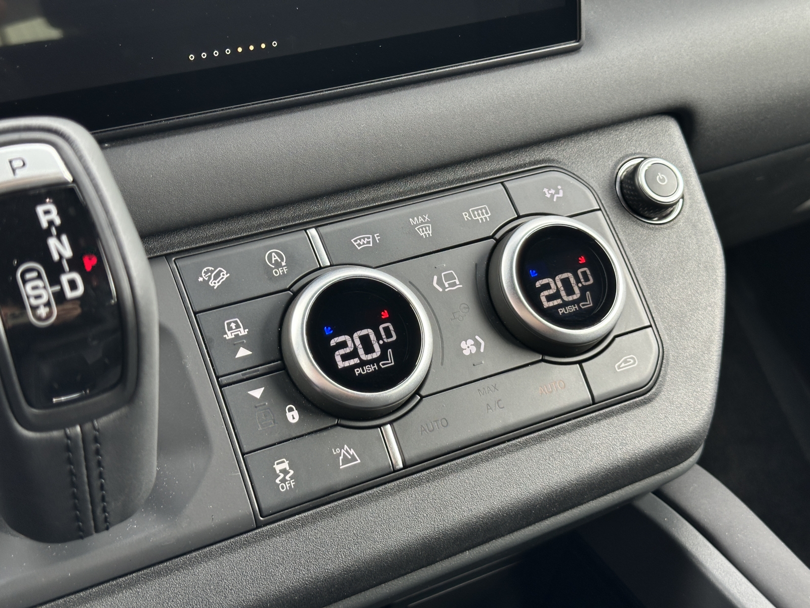 Land Rover Defender X-DYNAMIC SE