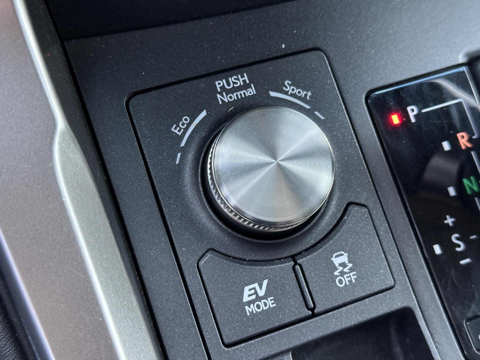 Lexus NX 300h Hybrid AWD