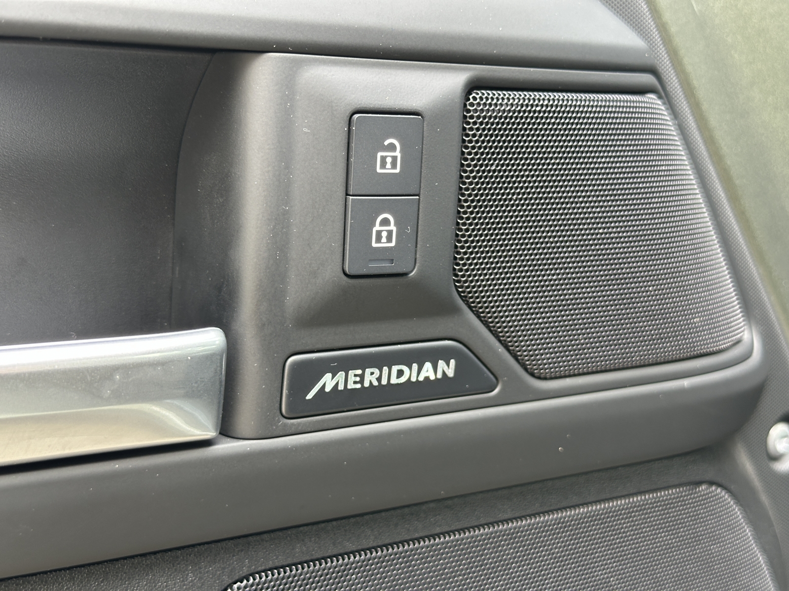 Land Rover Defender X-DYNAMIC SE