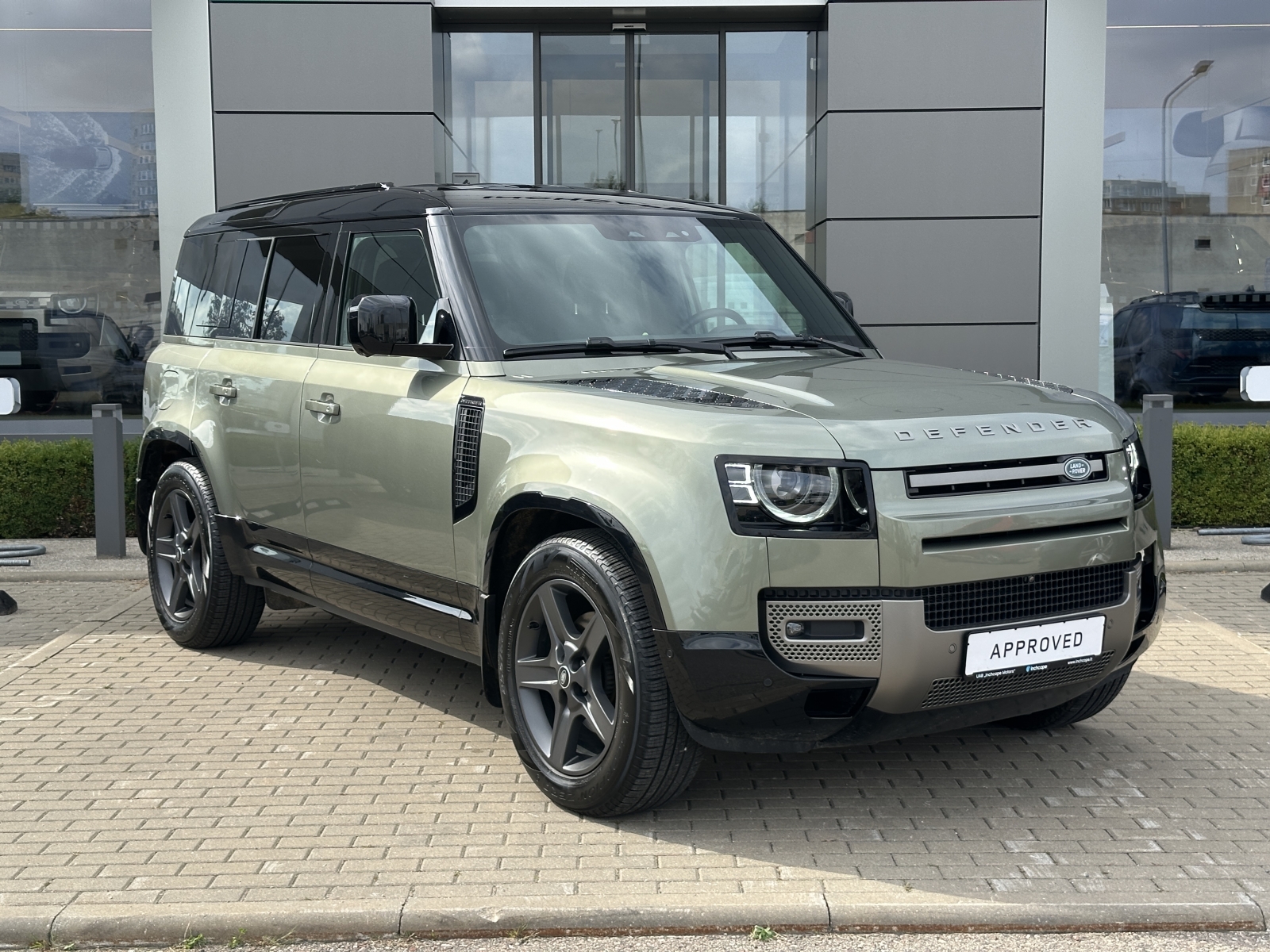 Land Rover Defender X-DYNAMIC SE