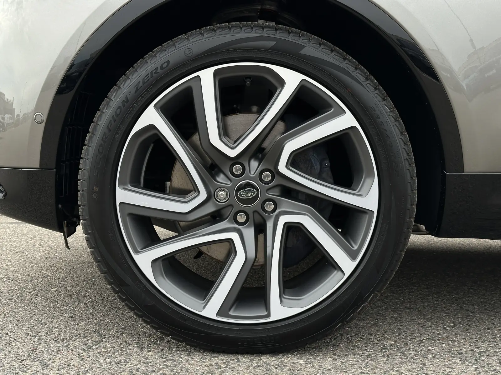 Land Rover Discovery D350 Dynamic HSE