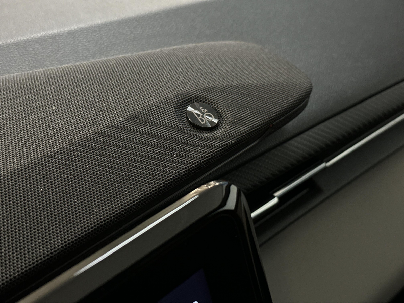 Ford Explorer Premium Extended Range