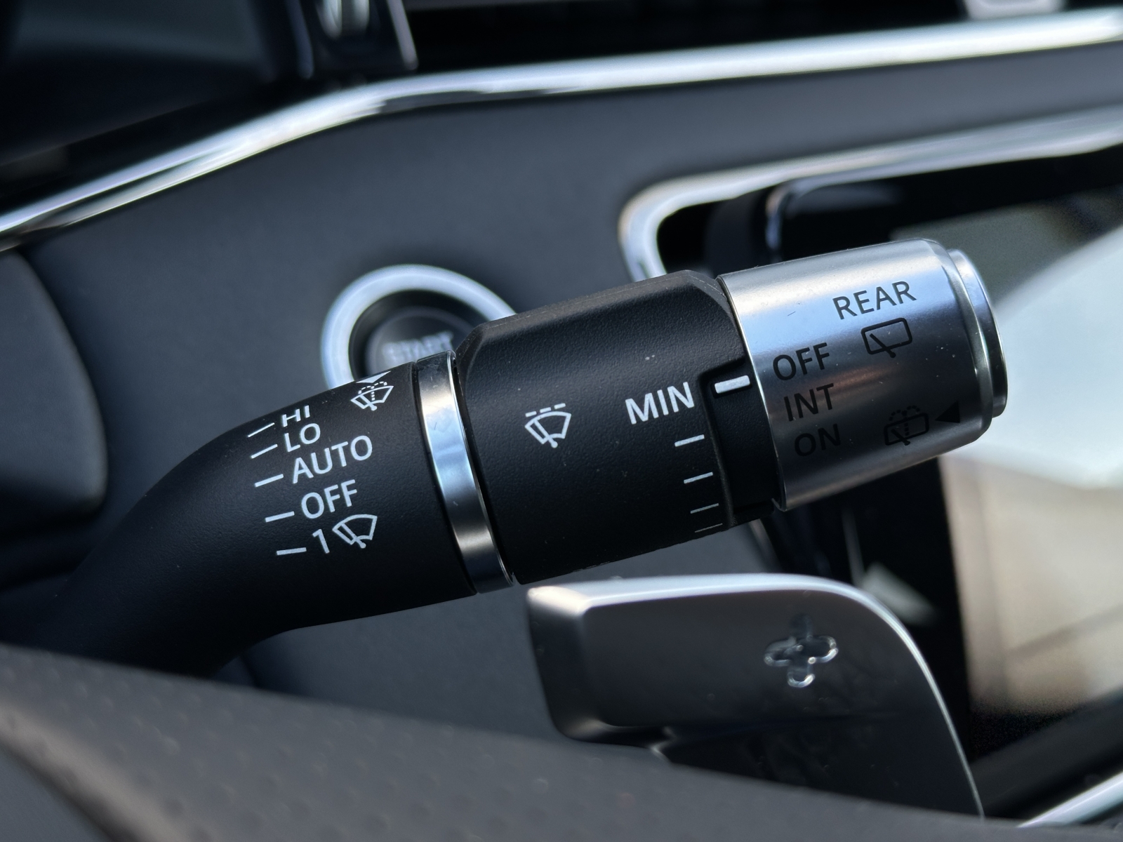 Land Rover Range Rover Evoque P300E Plug-In Hybrid AWD R-Dynamic SE