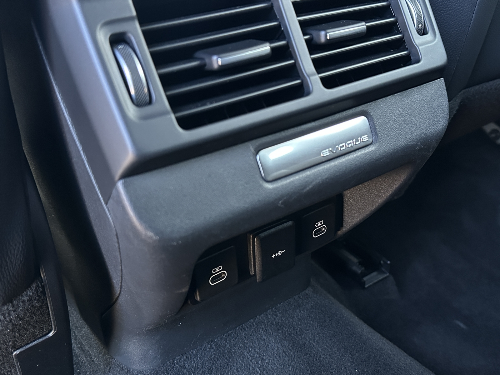 Land Rover Range Rover Evoque P300E Plug-In Hybrid AWD R-Dynamic SE