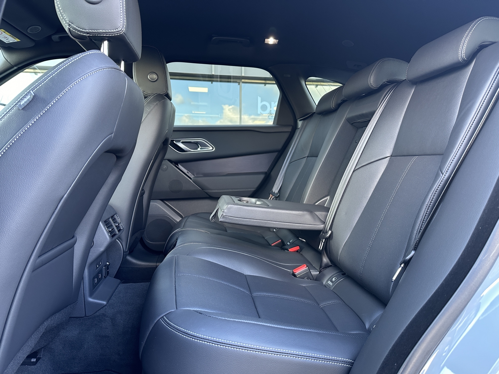 Land Rover Range Rover Velar P400 Belgravia Edition