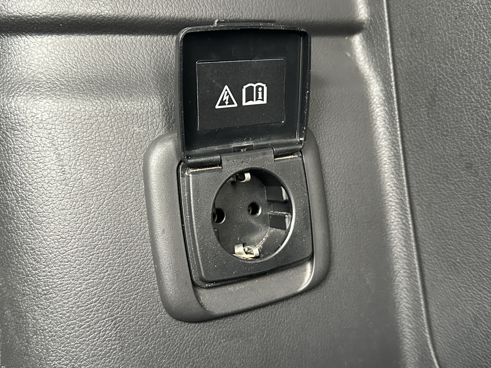 Mitsubishi Outlander Plug-In Hybrid