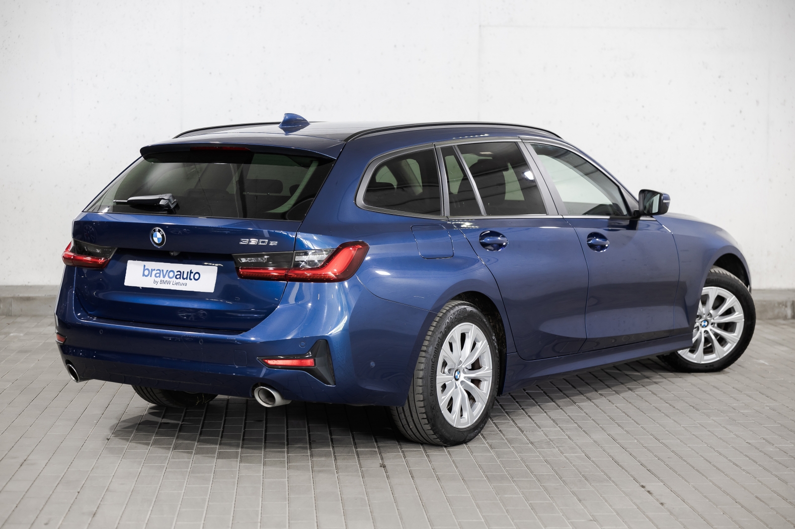 BMW 330 e