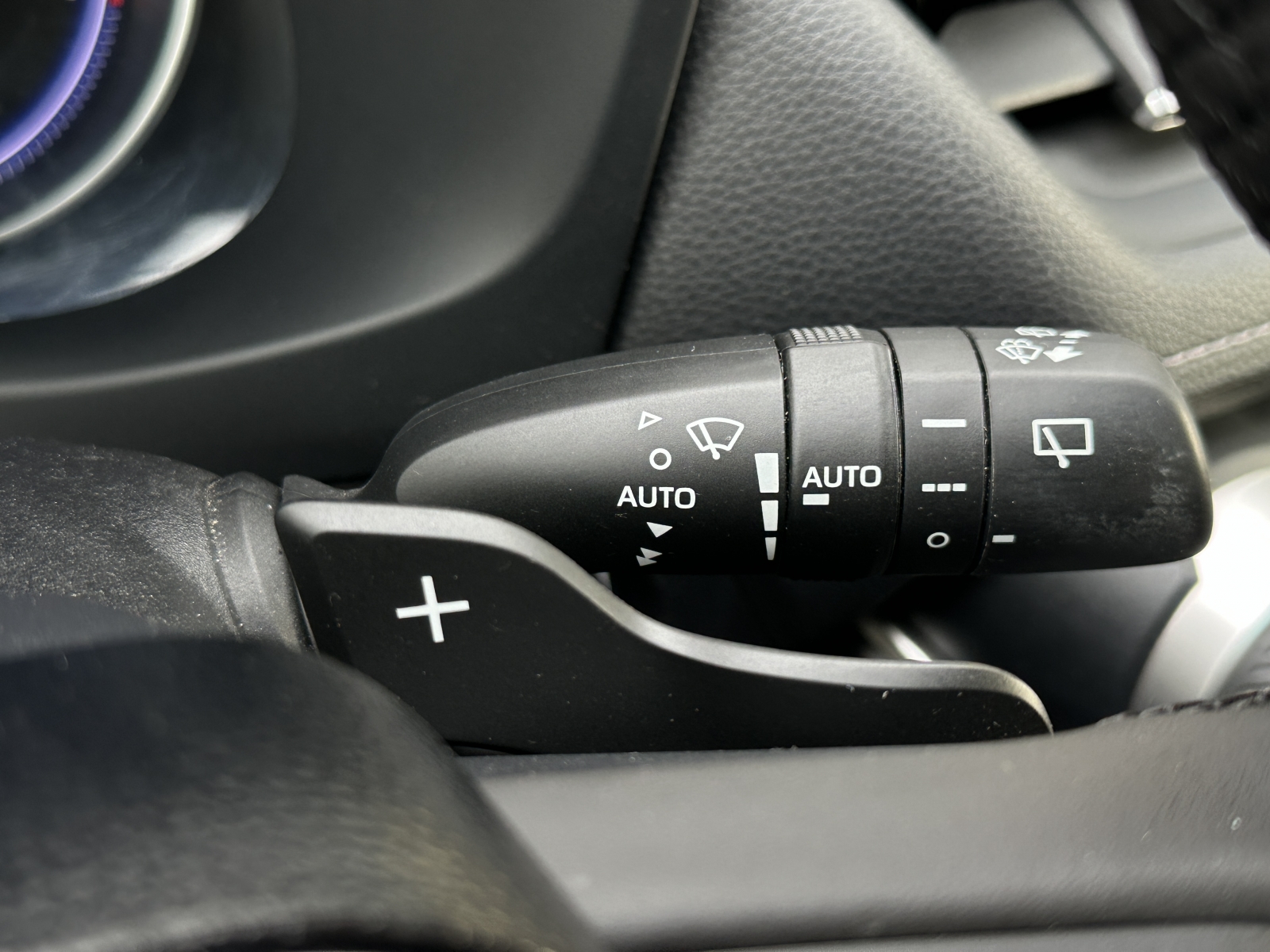 Toyota RAV4 Black Edition Hybrid AWD