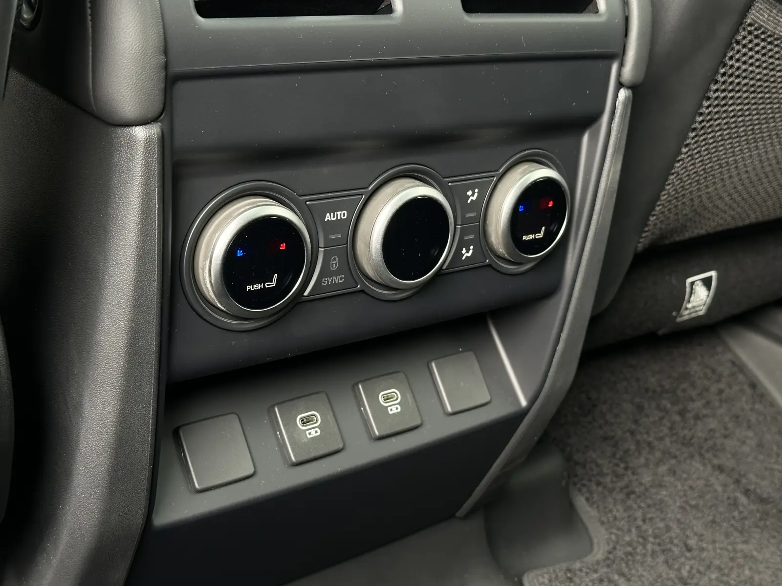 Land Rover Defender D300