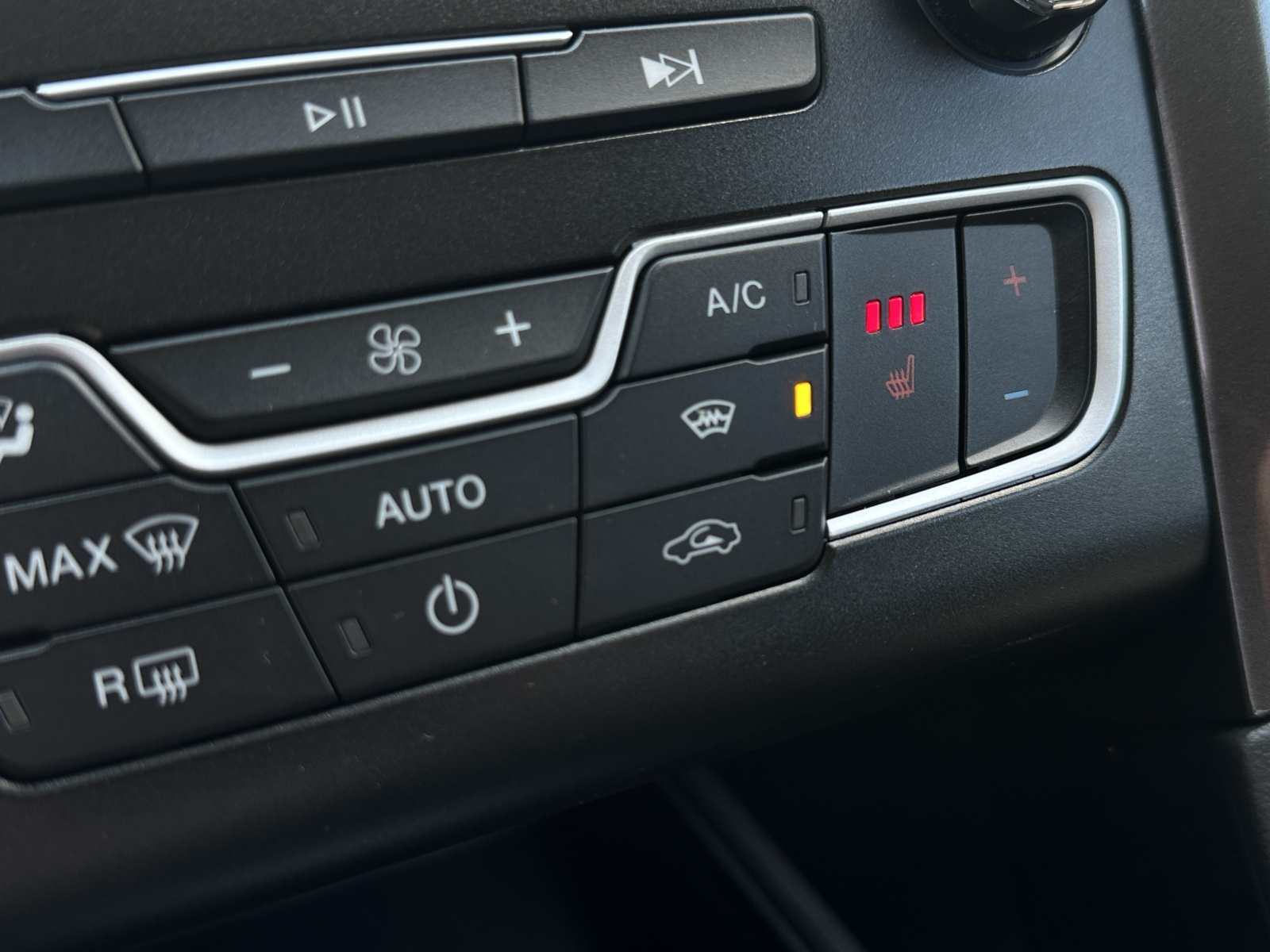Ford Mondeo Hybrid