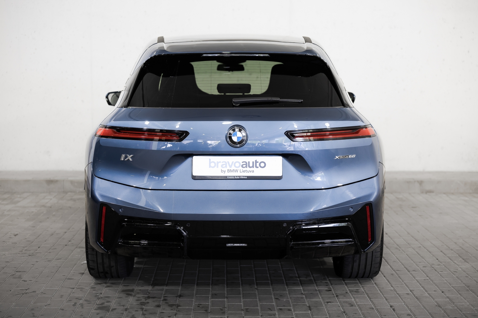 BMW iX xDrive60