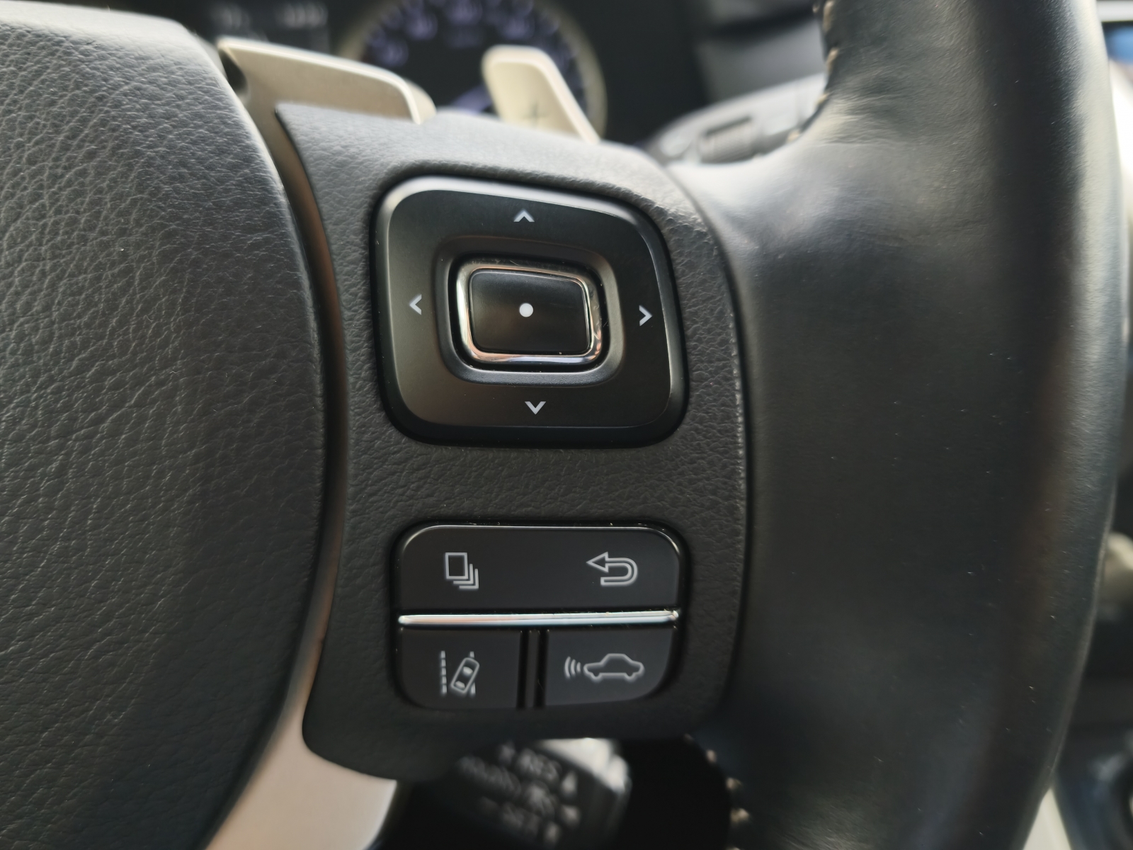 Lexus NX 300h Business Hybrid AWD