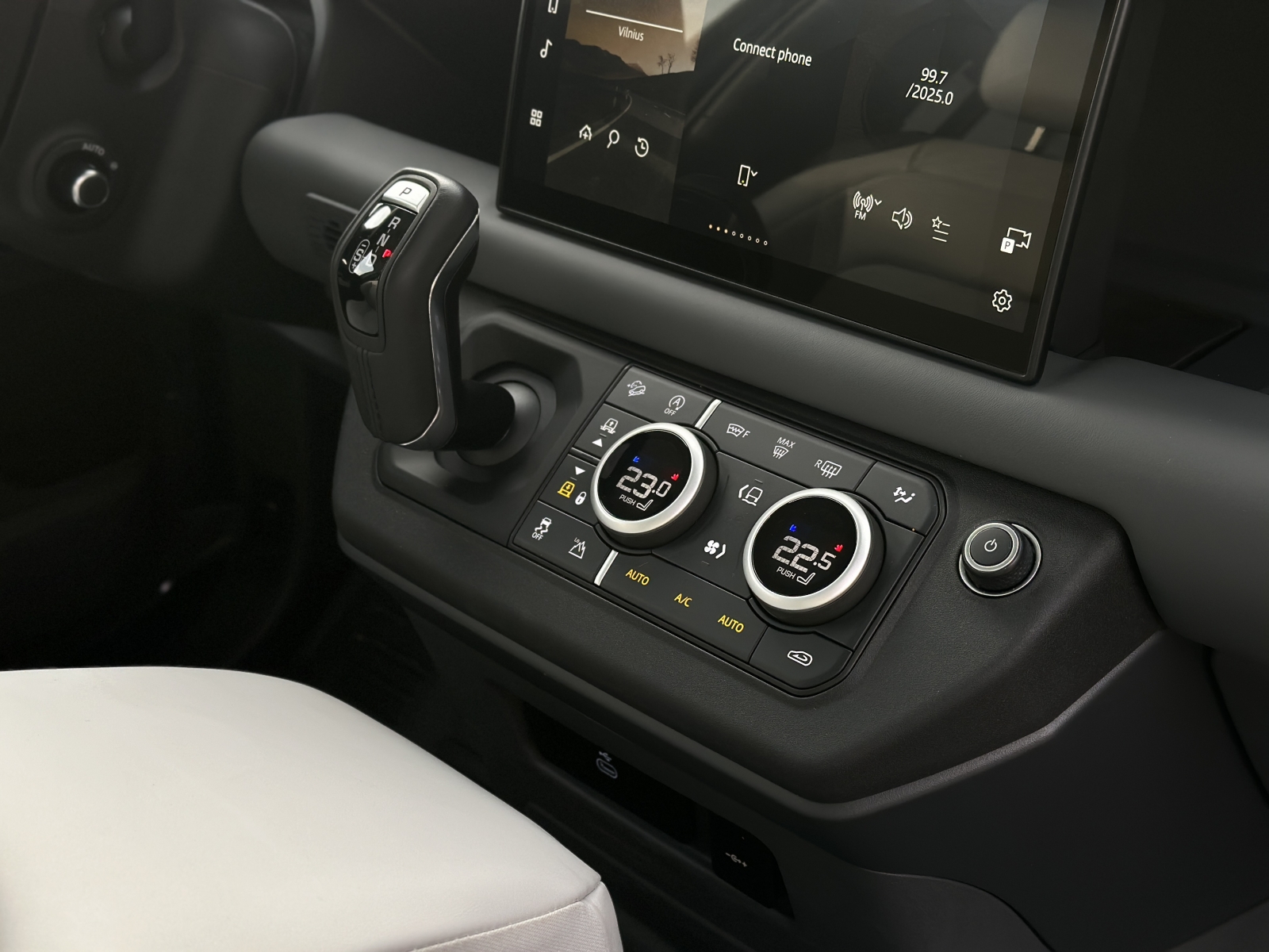 Land Rover Defender DEFENDER 90 D250 X-DYNAMIC HSE