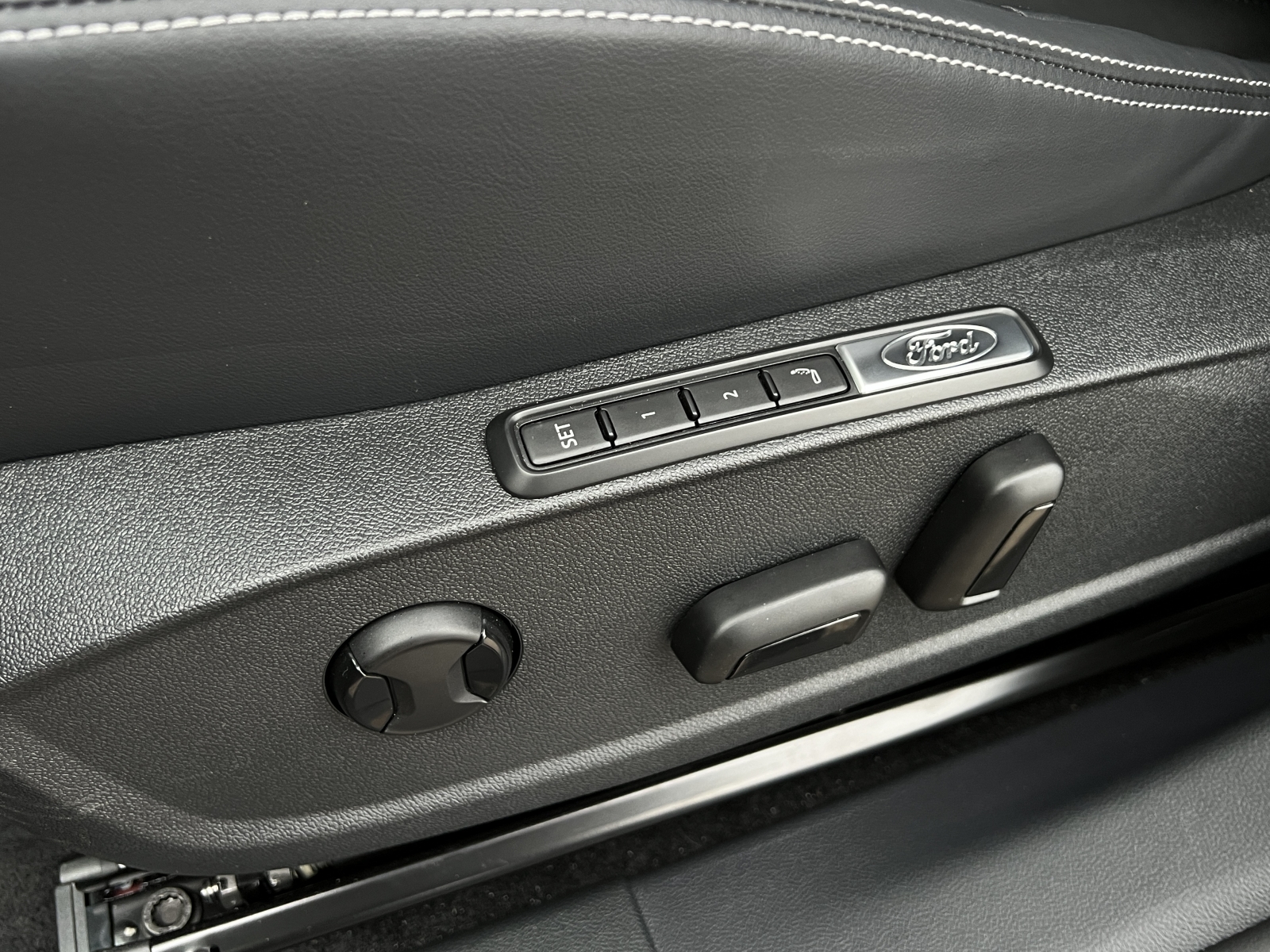 Ford Explorer Premium Extended Range AWD