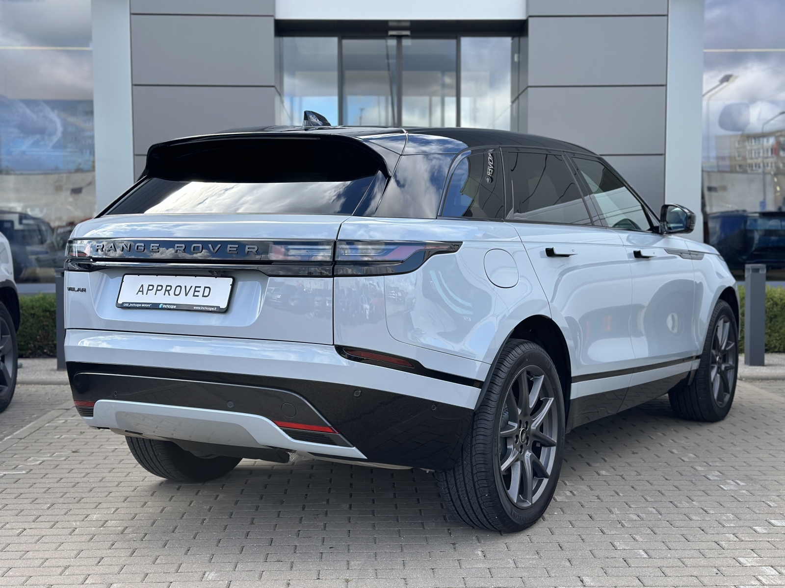 Land Rover Range Rover Velar P400 Belgravia Edition