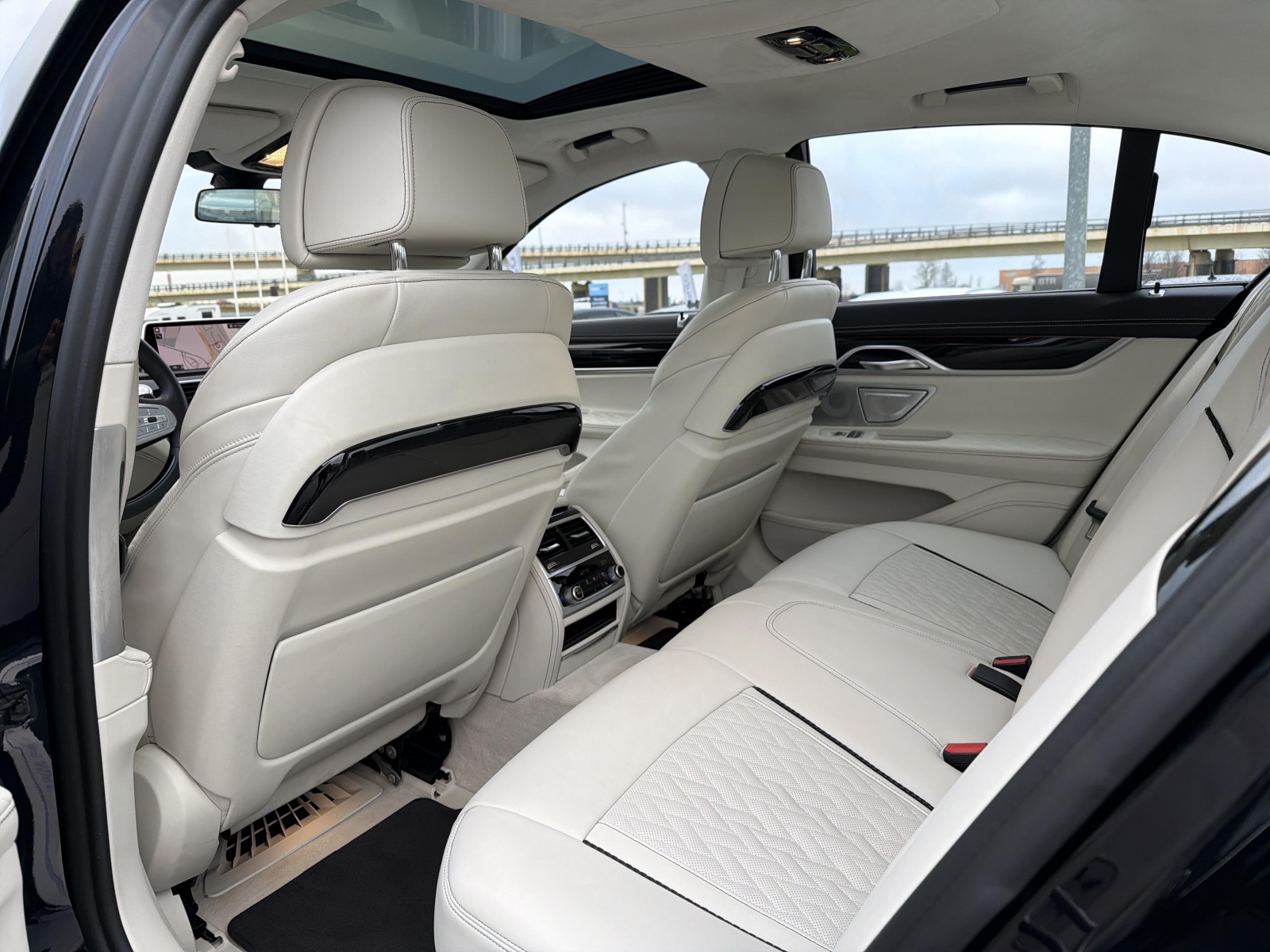 BMW 750 XDrive Individual