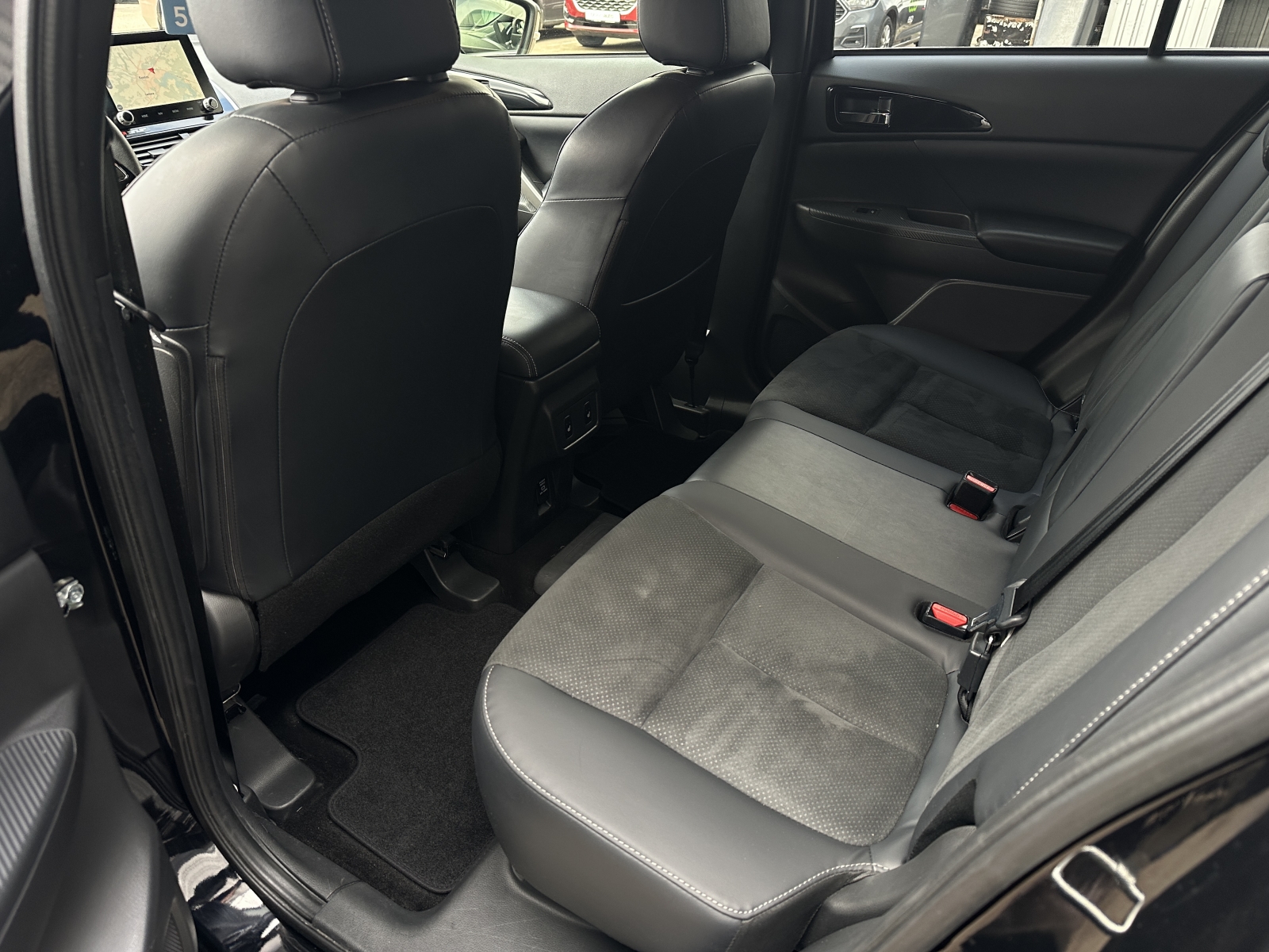 Mitsubishi Eclipse Cross Plug-In Hybrid 4WD