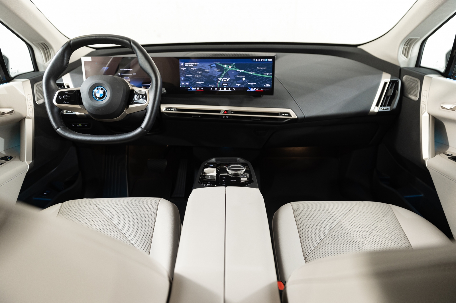 BMW iX xDrive50e