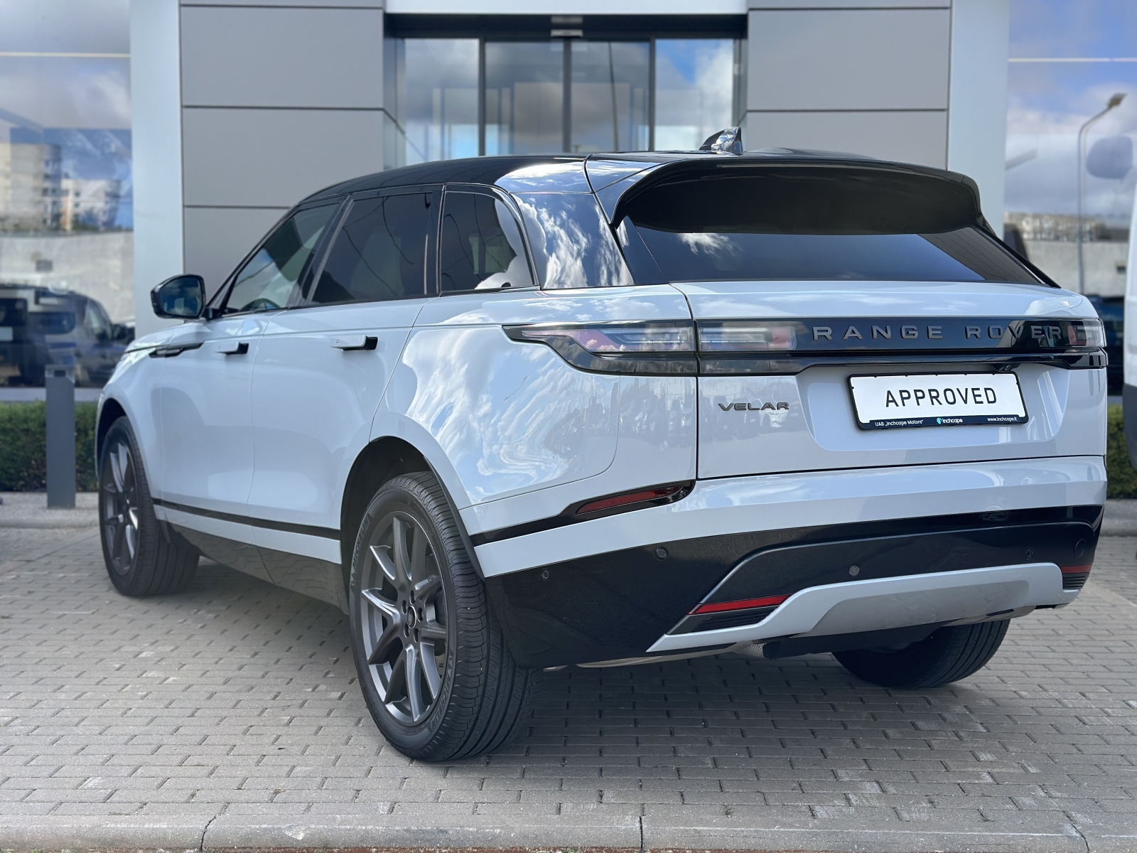 Land Rover Range Rover Velar P400 Belgravia Edition
