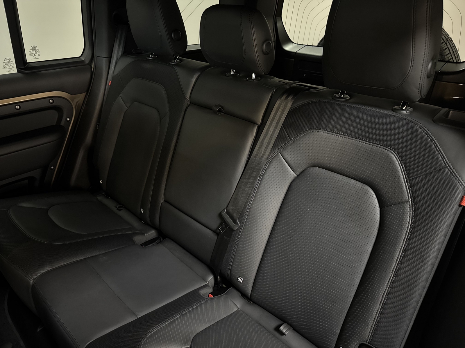 Land Rover Defender 110 D300 MHEV X-Dynamic SE