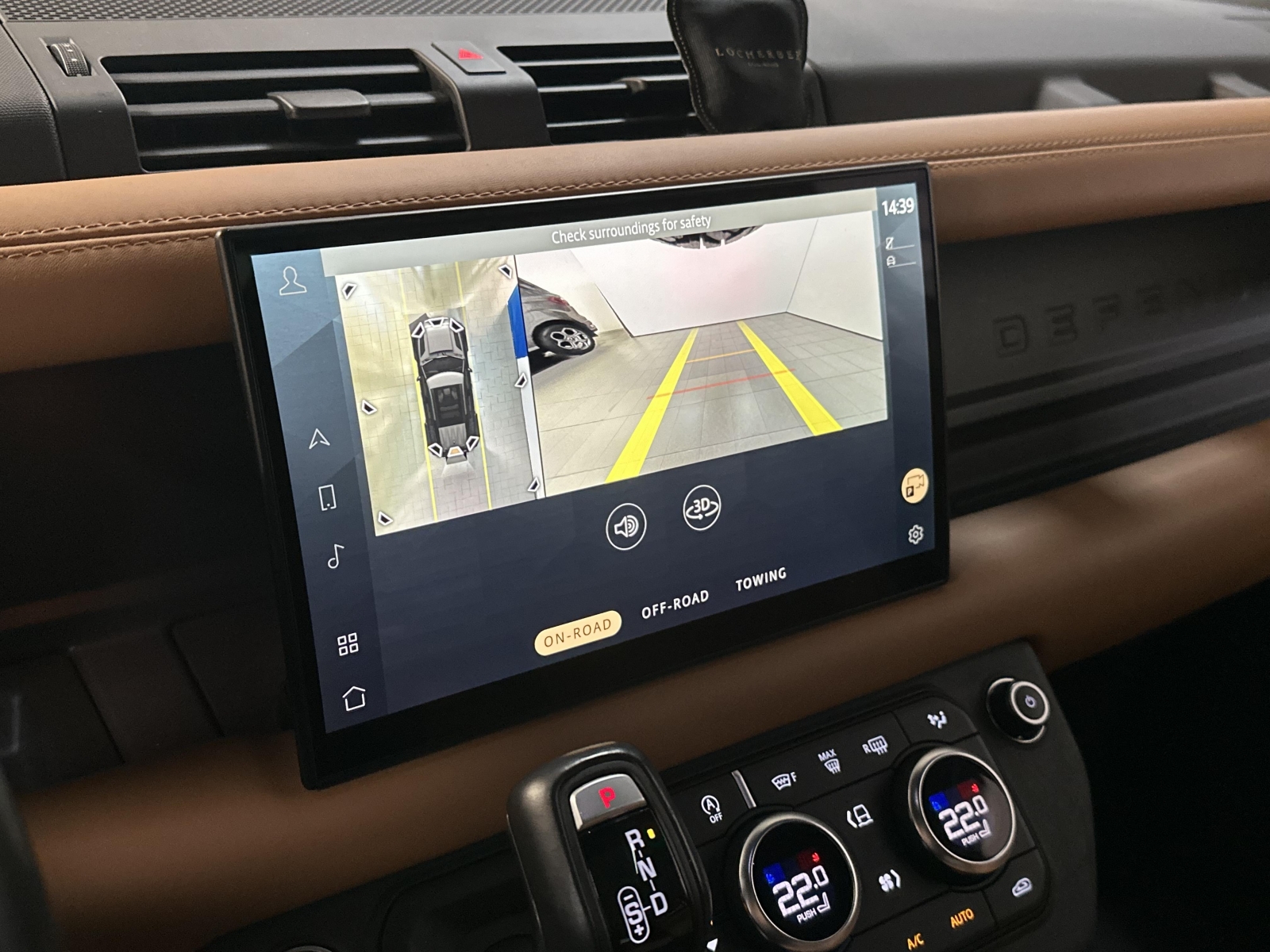 Land Rover Defender HSE R-Dynamic D250