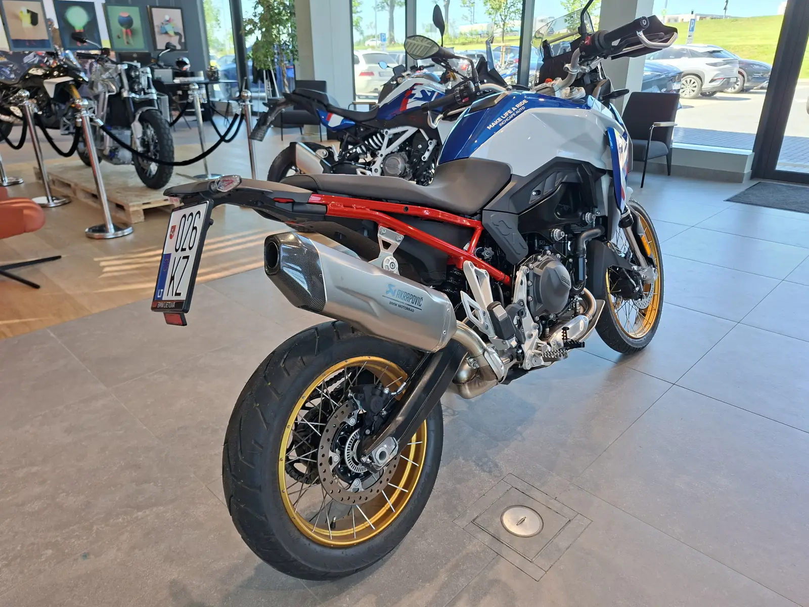 42aadb32bdbeff861ce606e09c51e4126a572c9b8eb54.jpg