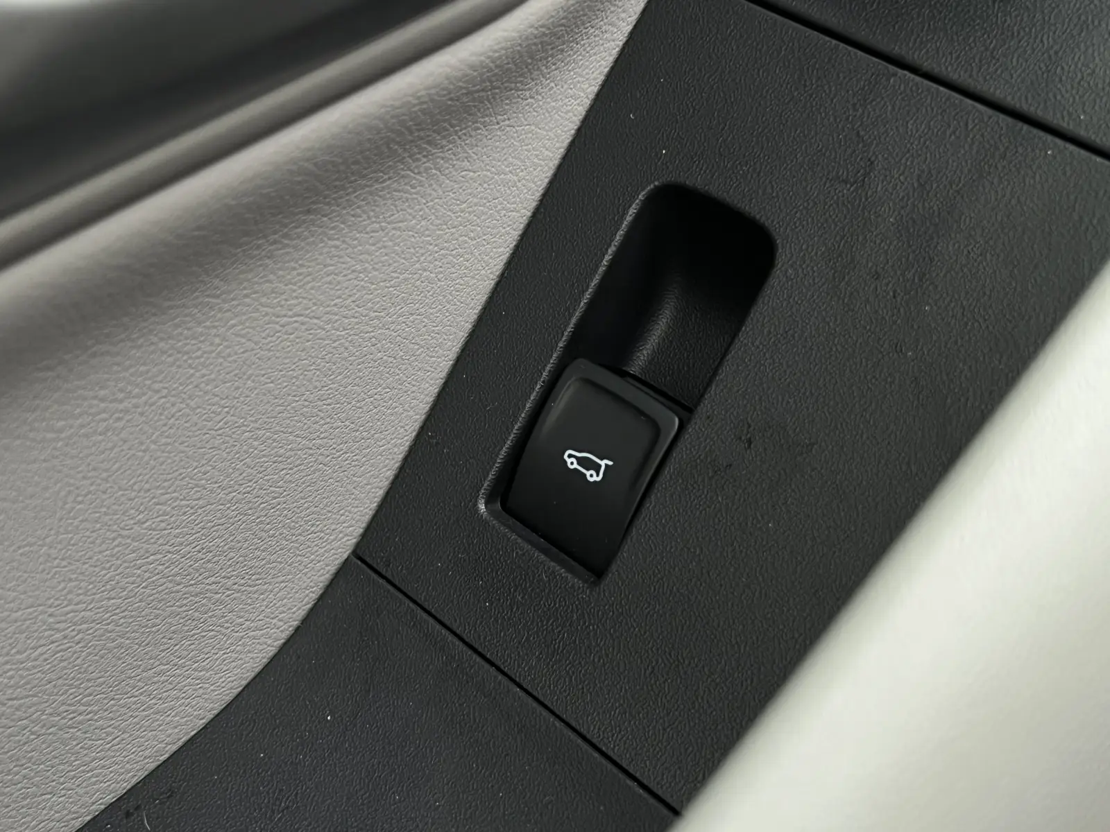 Ford Explorer Premium Extended Range AWD