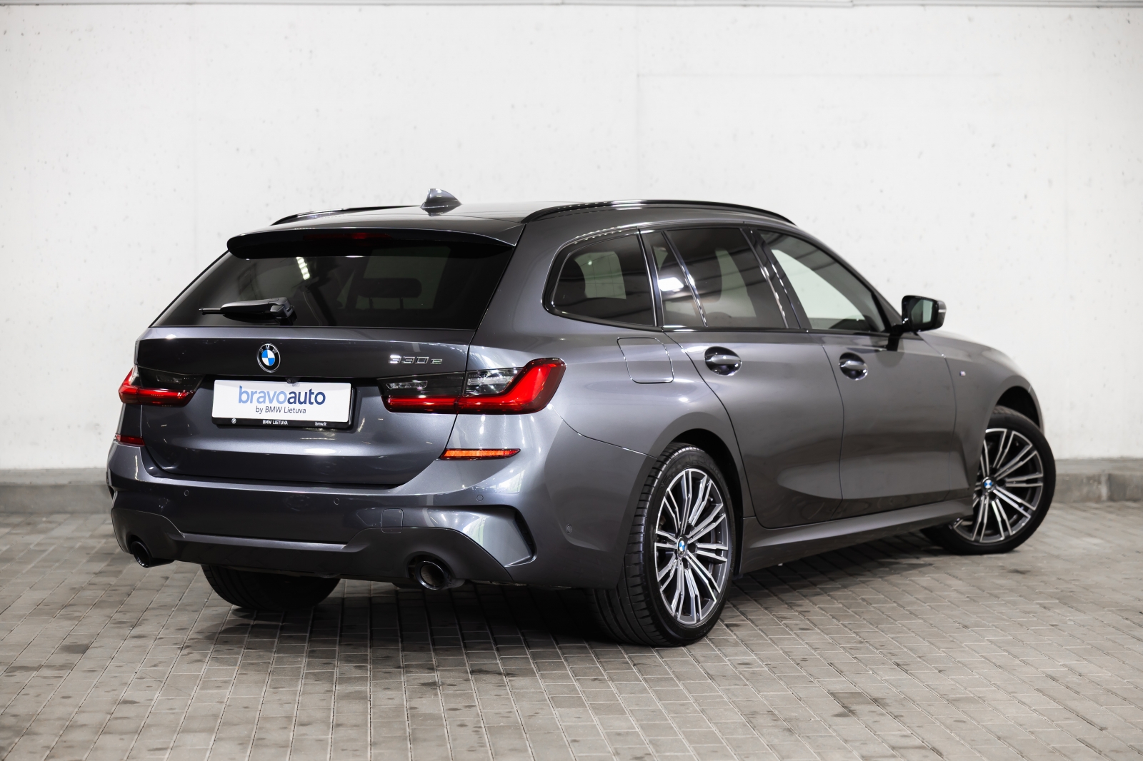 BMW 330 e
