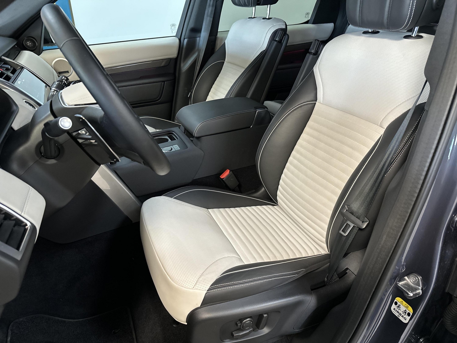 Land Rover Discovery D300 Metropolitan