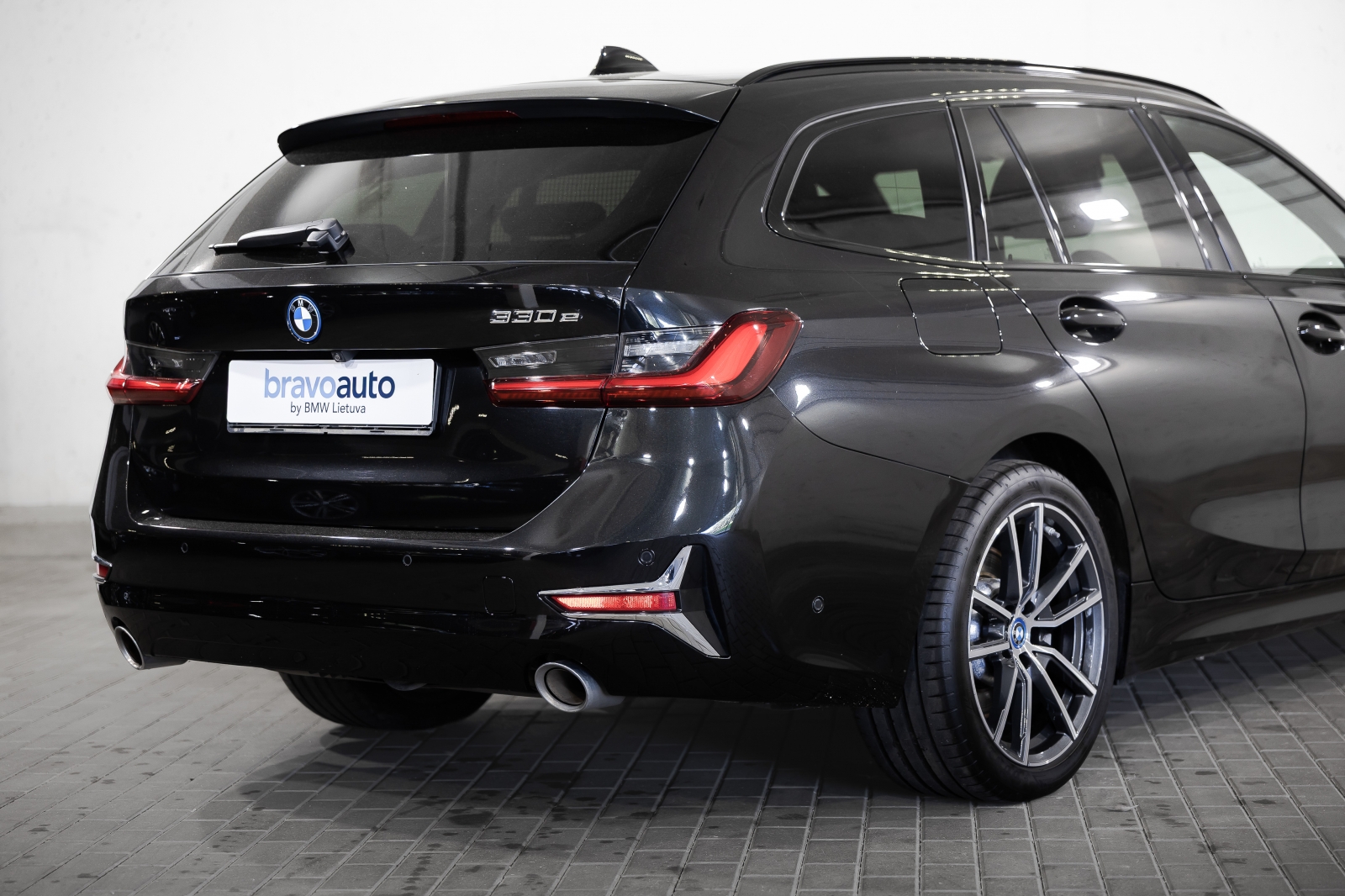 BMW 330 e