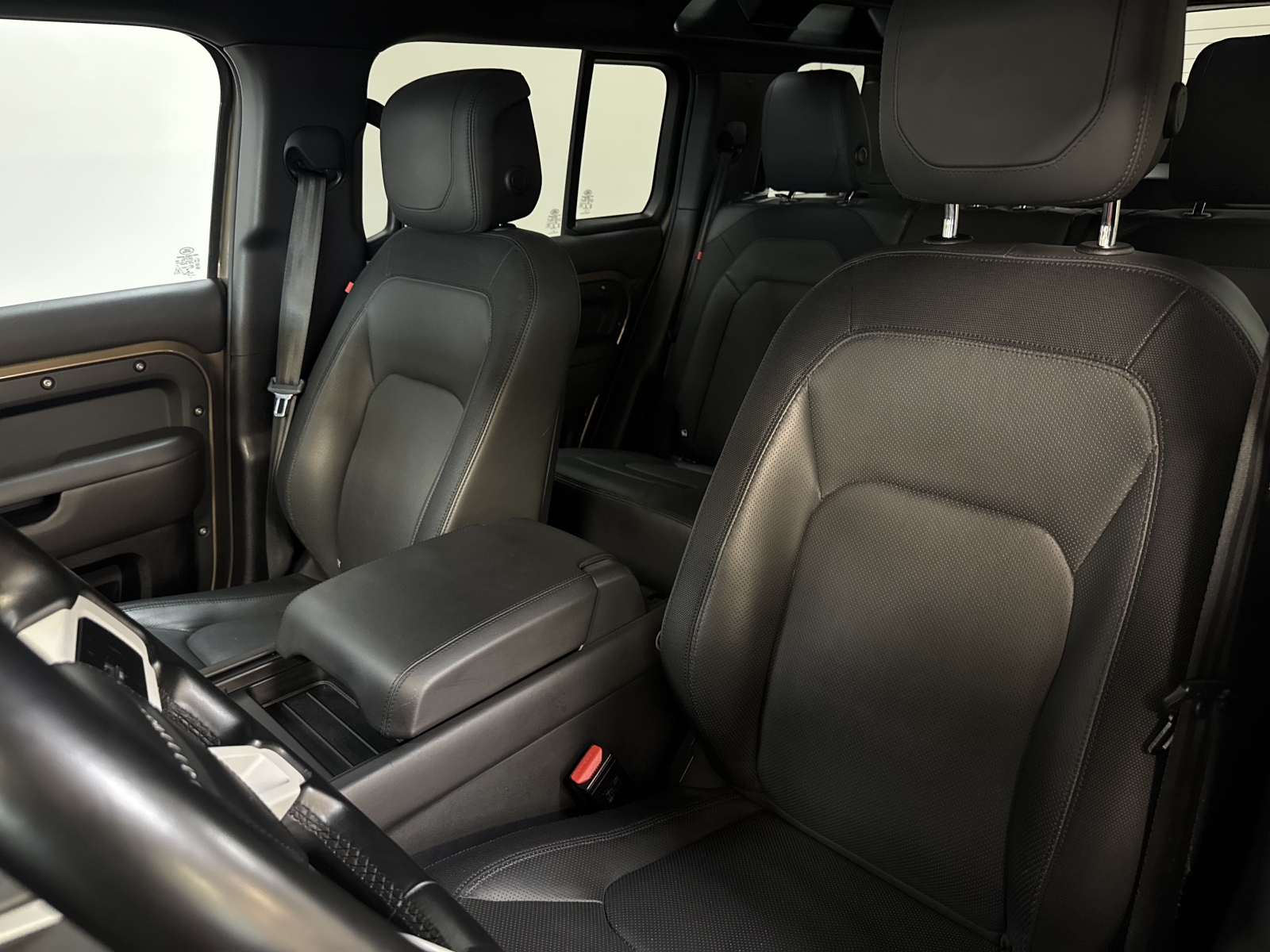 Land Rover Defender 110 D300 MHEV X-Dynamic SE