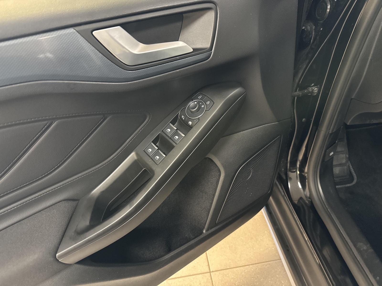 Ford Focus Focus Active X Hybrid