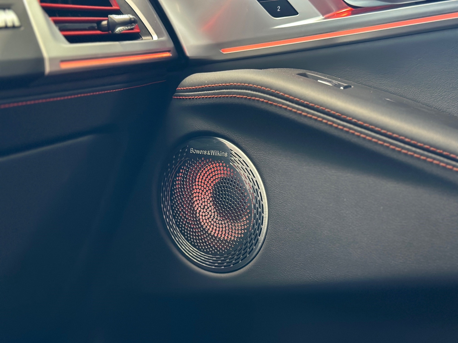 BMW XM BMW XM Label Red