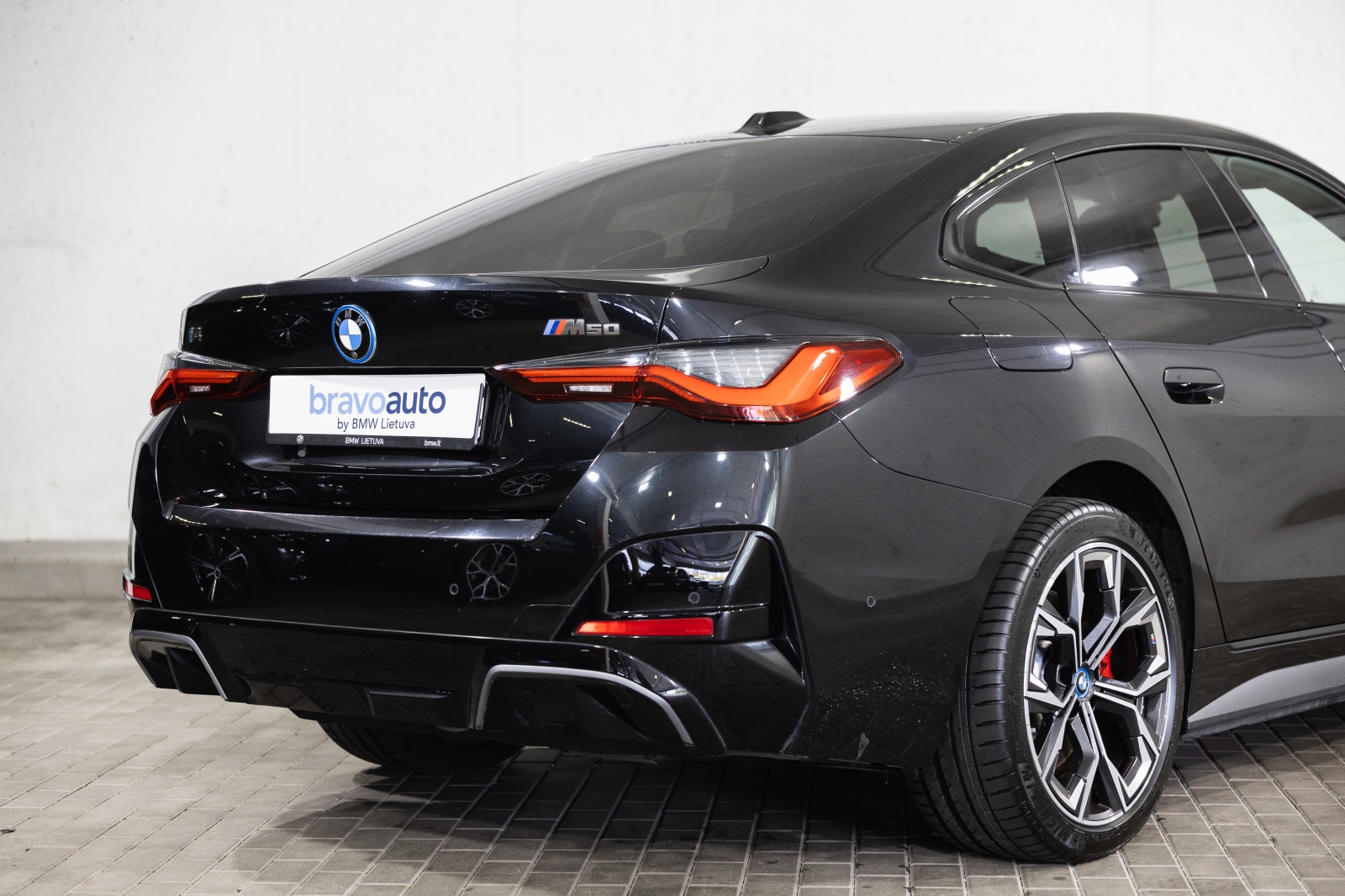 BMW i4 M50
