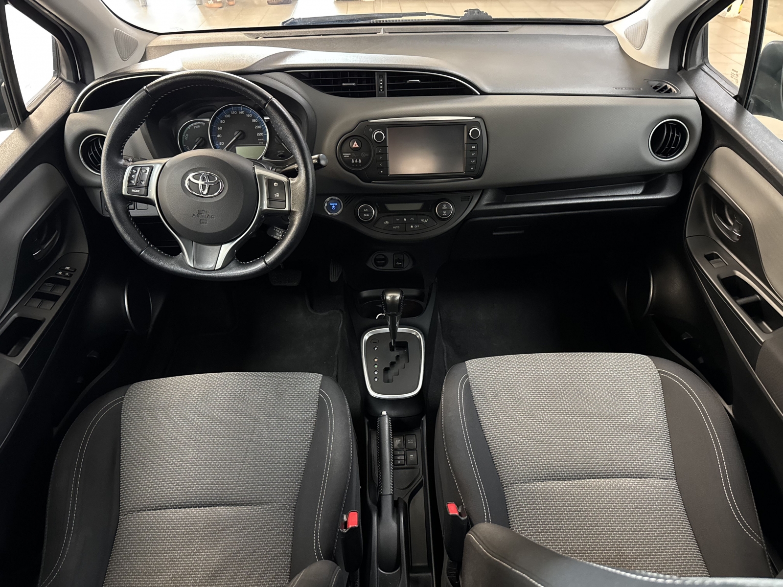 Toyota Yaris Hybrid