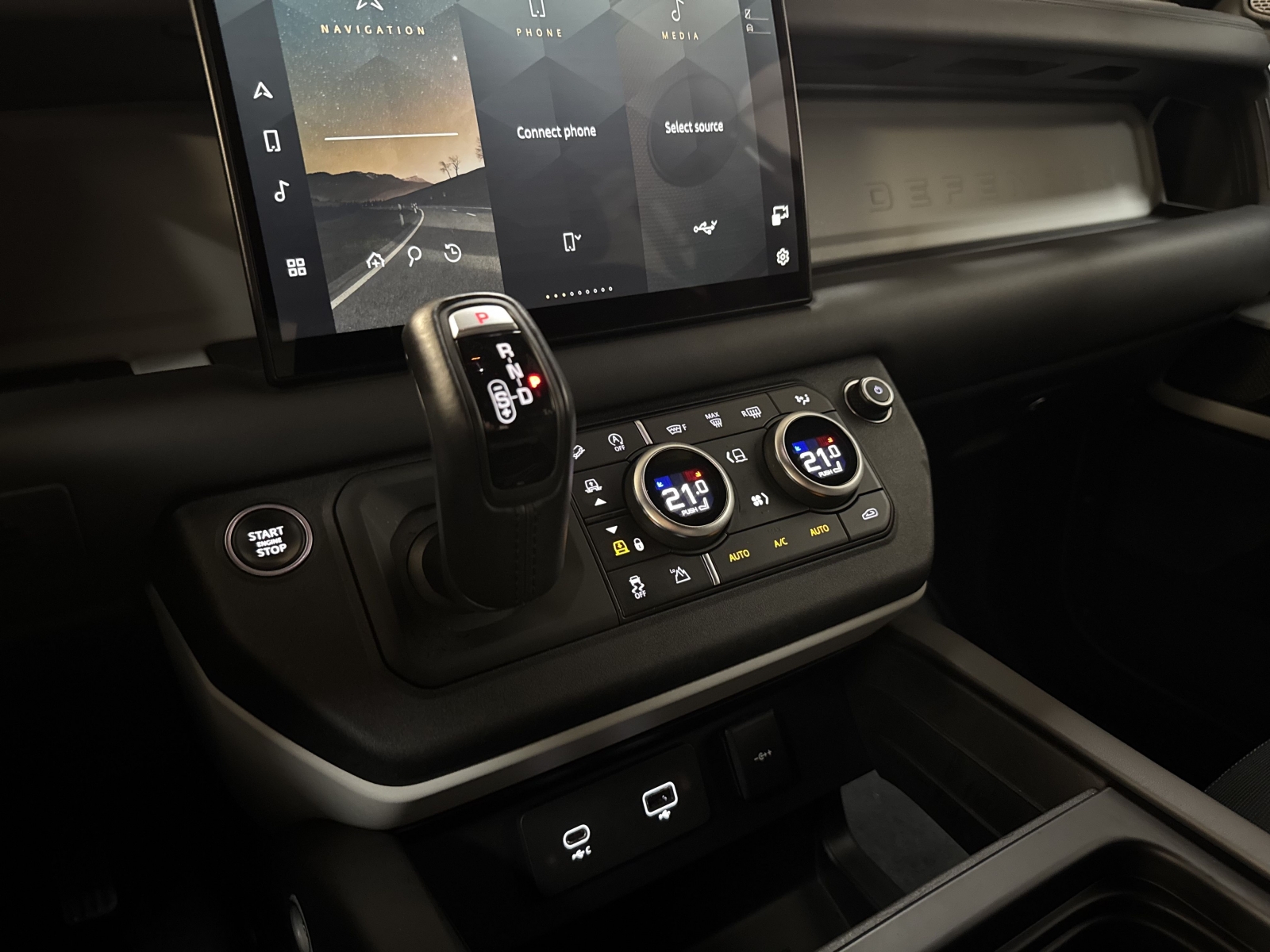 Land Rover Defender 110 D300 MHEV X-Dynamic SE